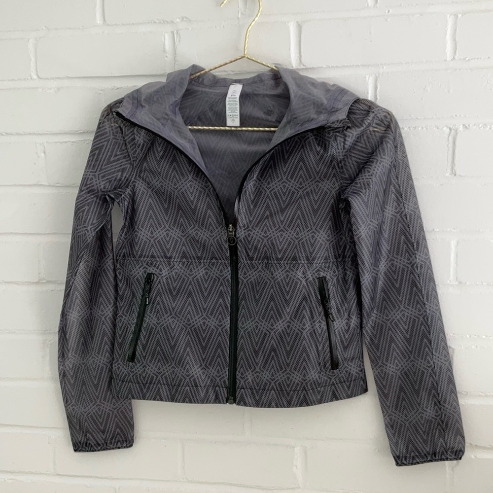 Girls Ivivva Gray/Black Patterned Lightweight Zip-Up Jacket Size 8